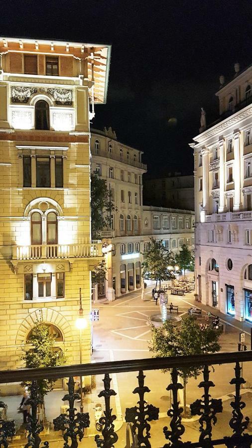 Trieste Center Rooms & Apartments - Fiori Di Trieste Exterior photo